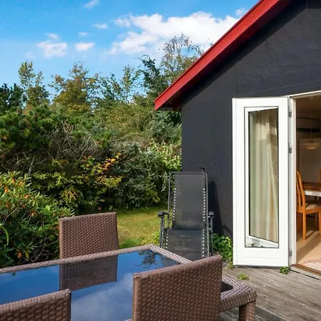 Close To Heatherhill And The Sea :-) Holiday home *
